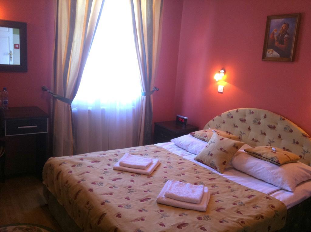 Hotel Napoleon Wroblew  Екстериор снимка