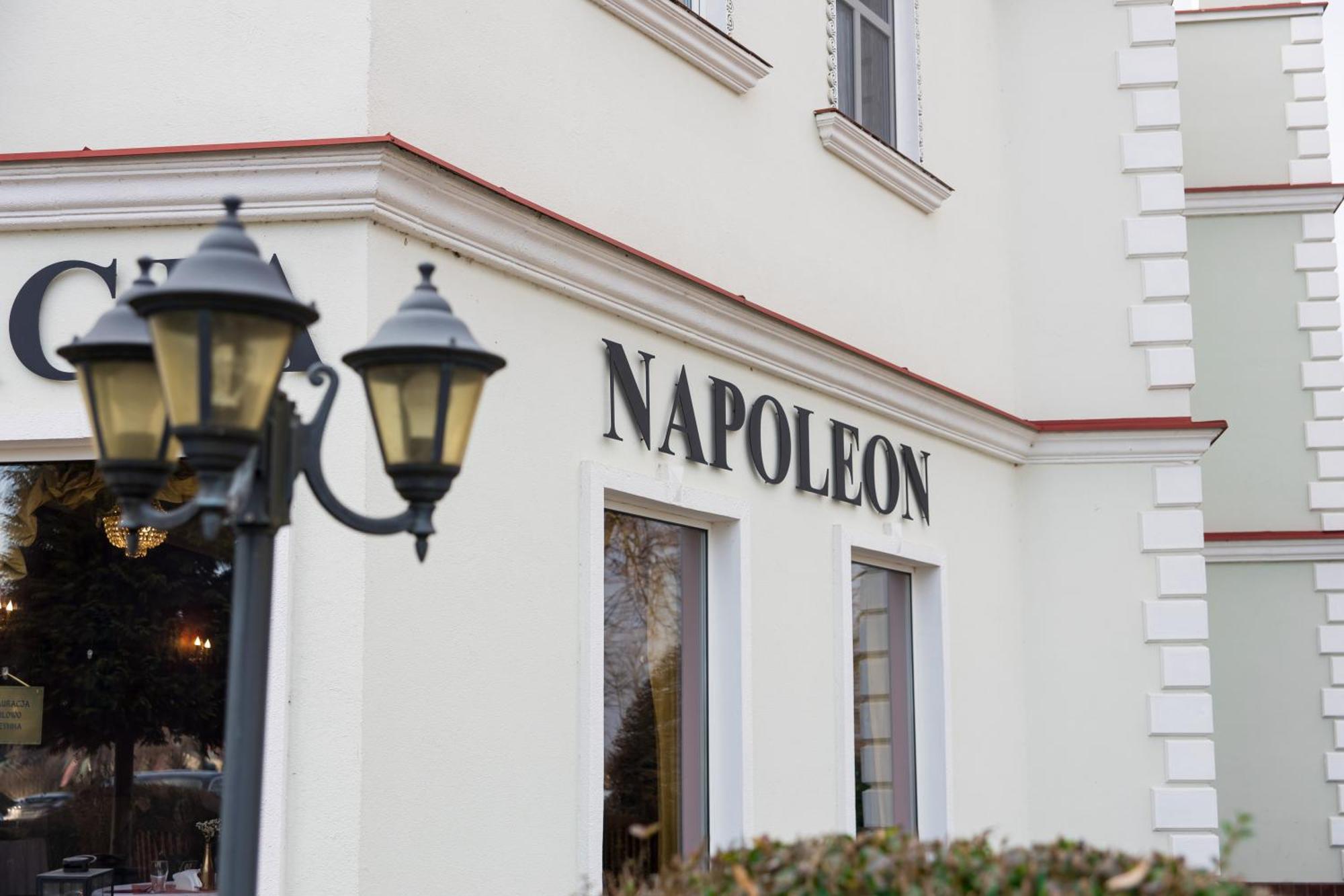 Hotel Napoleon Wroblew  Екстериор снимка