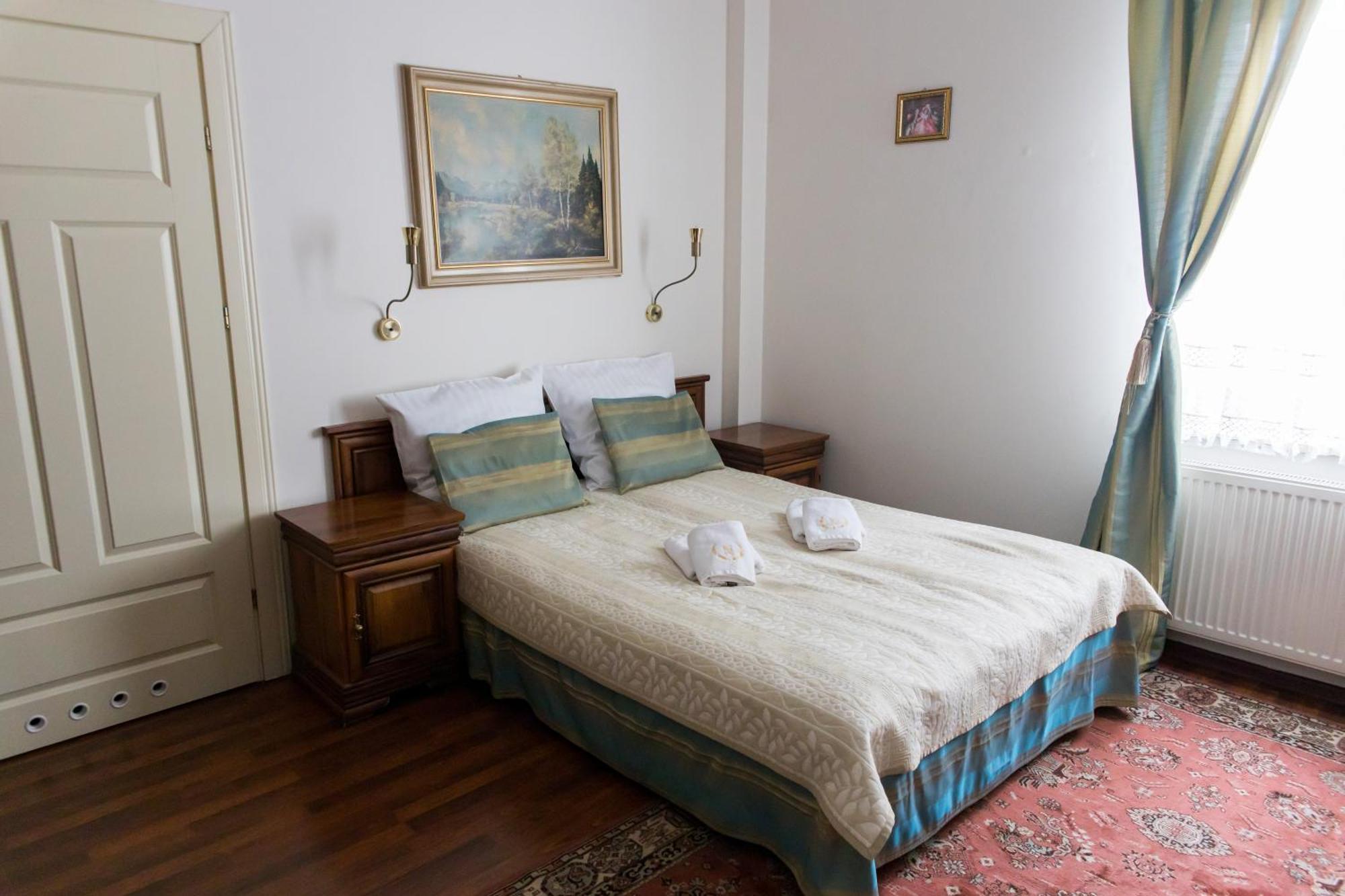 Hotel Napoleon Wroblew  Екстериор снимка