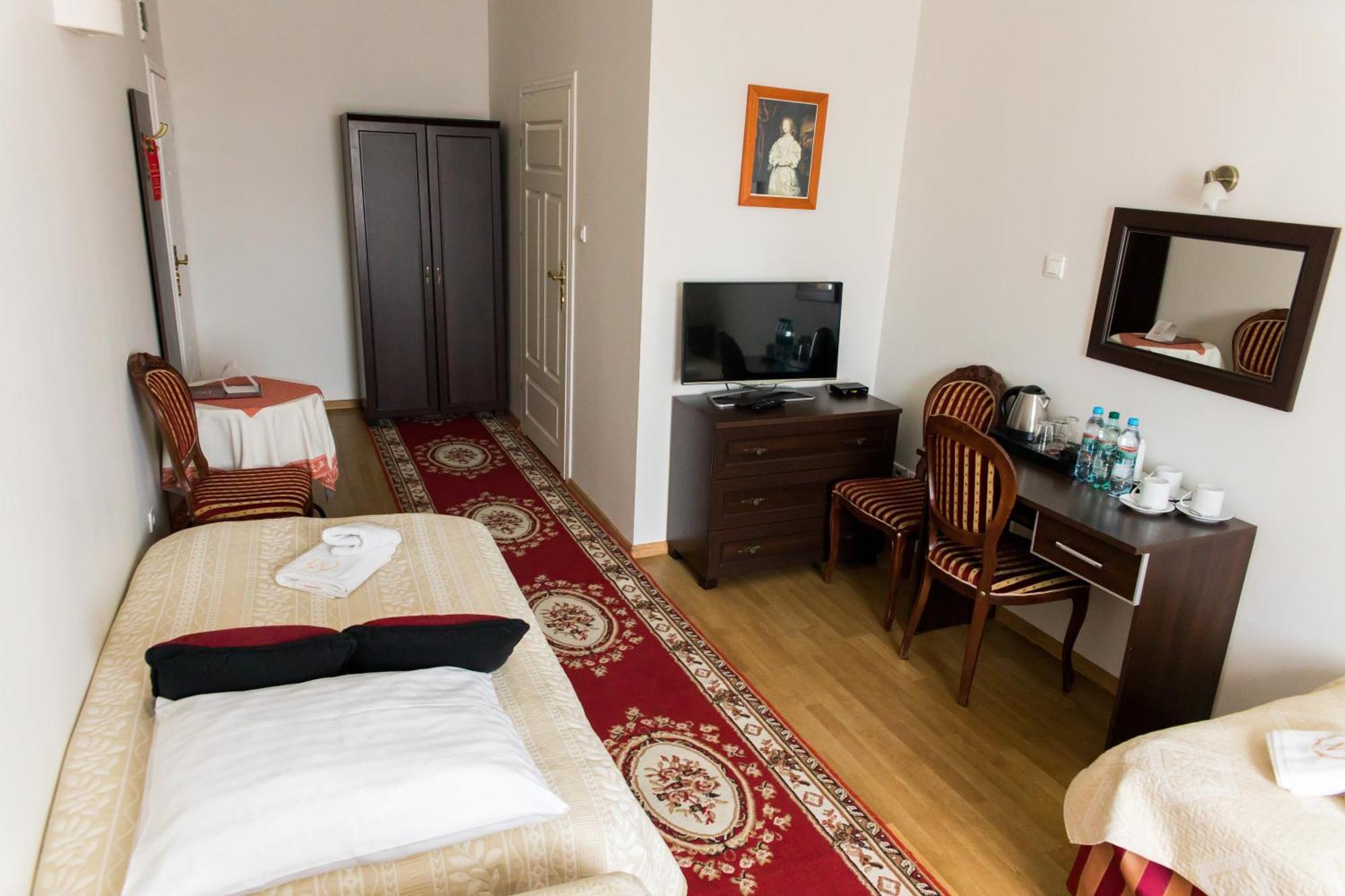 Hotel Napoleon Wroblew  Екстериор снимка