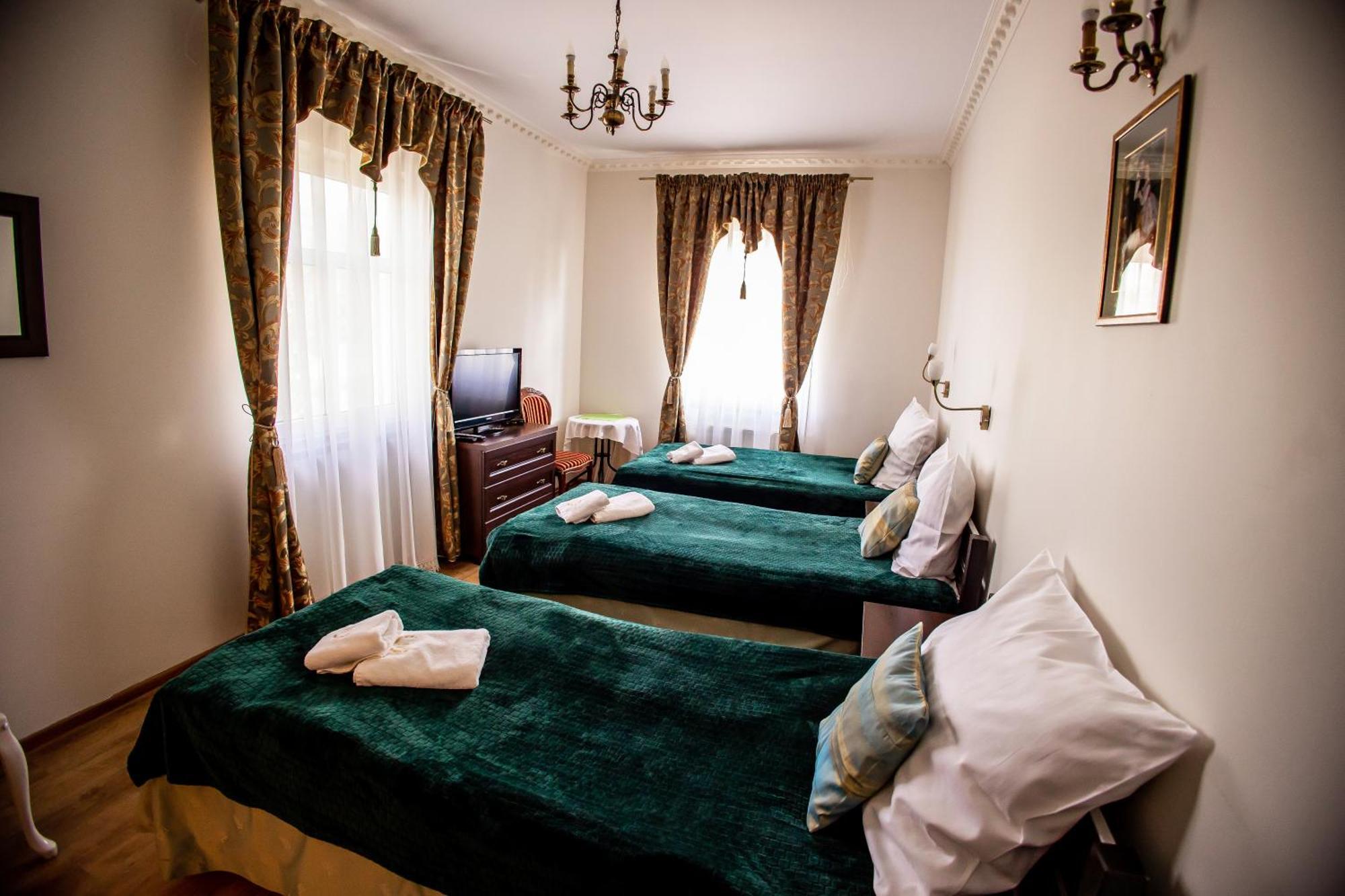 Hotel Napoleon Wroblew  Екстериор снимка