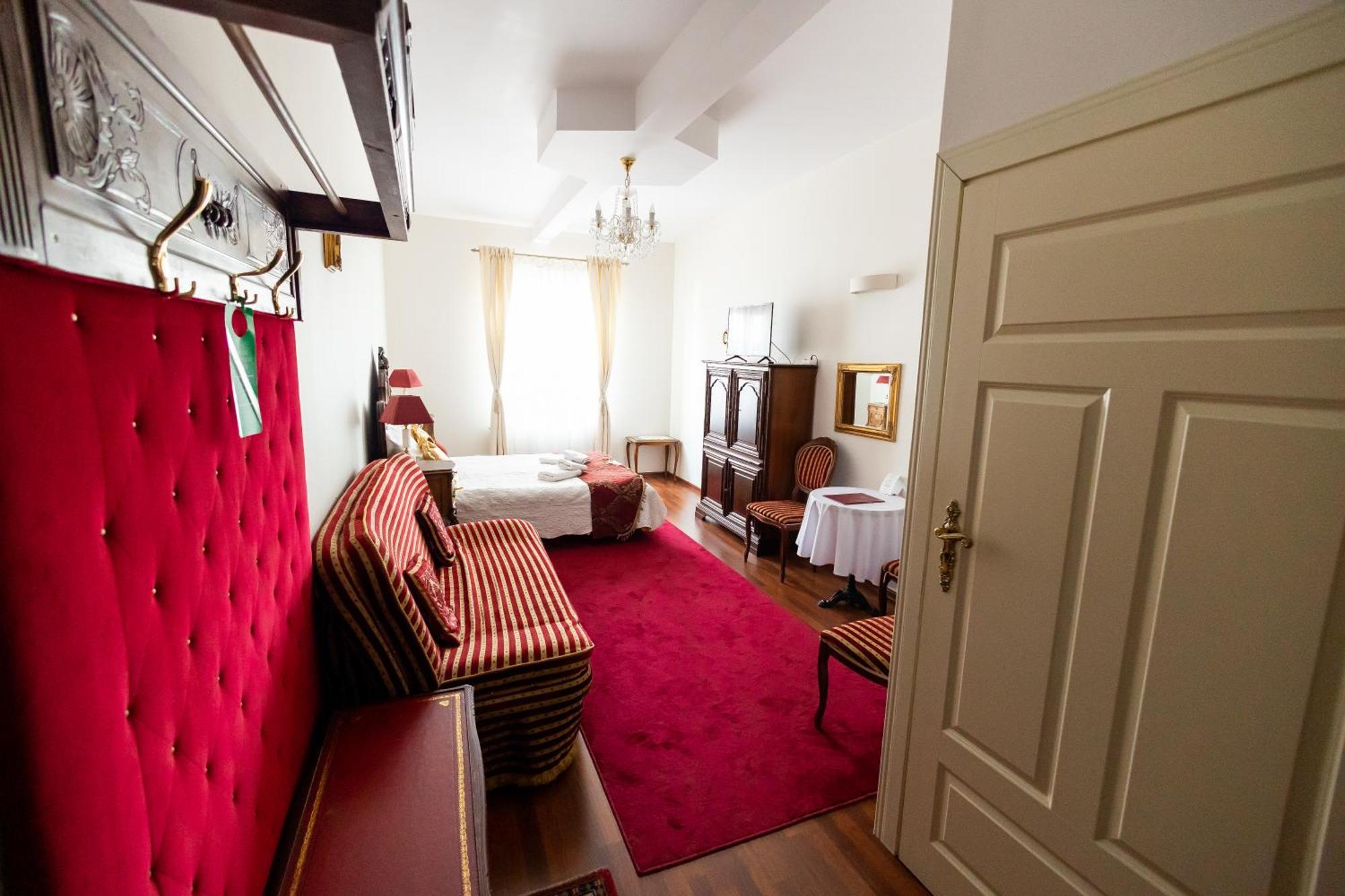 Hotel Napoleon Wroblew  Екстериор снимка