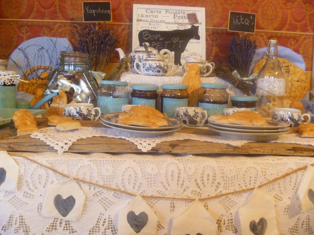 Hotel Napoleon Wroblew  Екстериор снимка